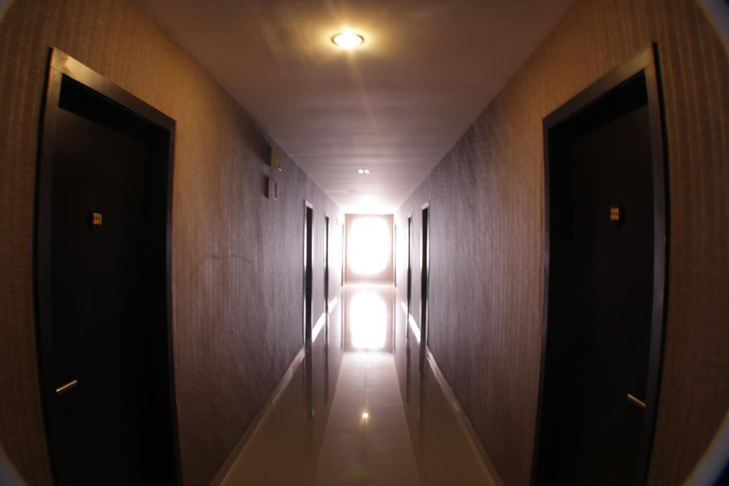 Grand Duta Hotel Palu Exterior foto